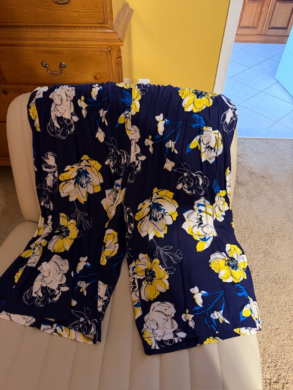 Jacklyn Smith Floral Wide-Leg Culottes in Navy and Yellow